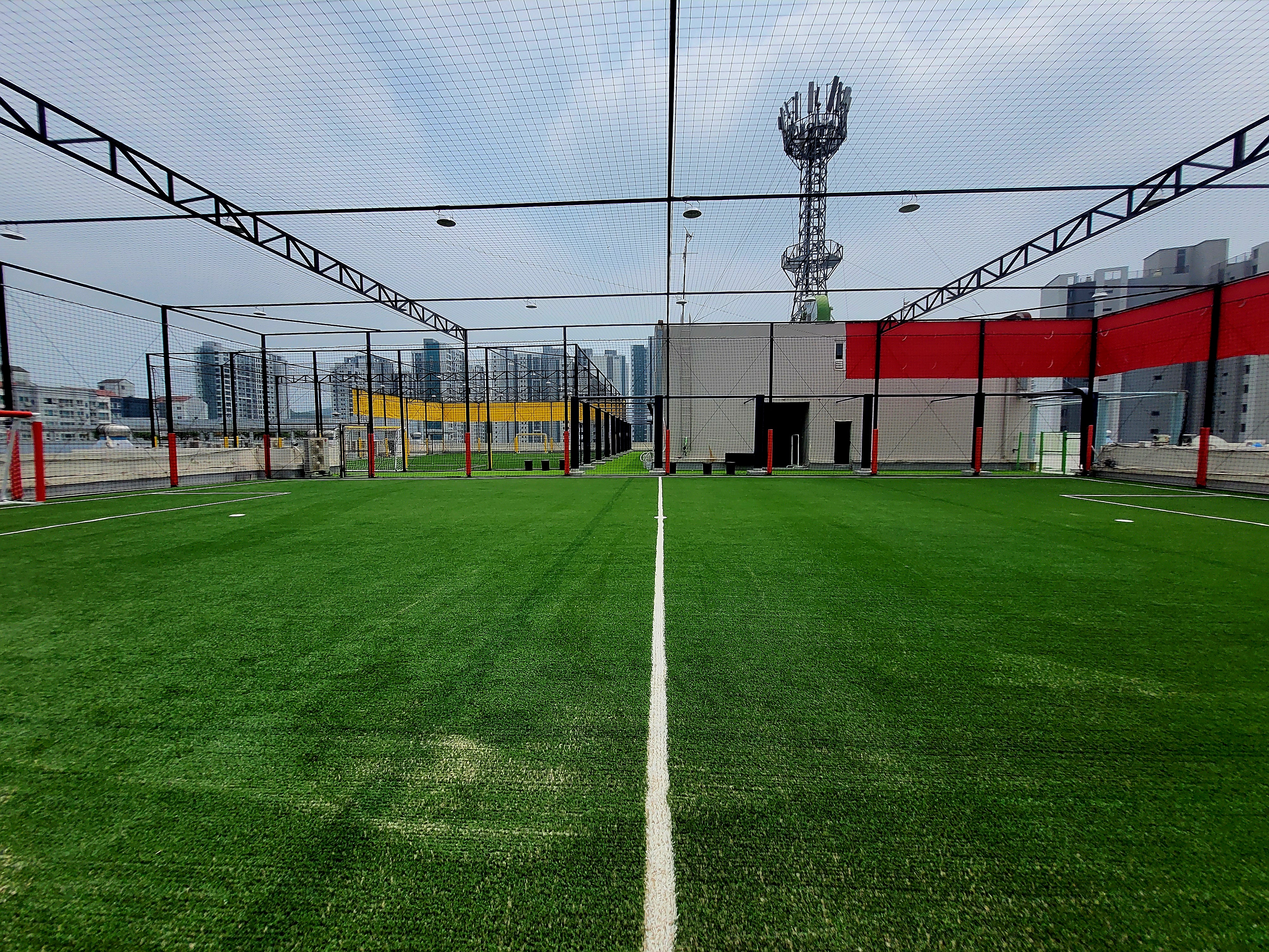 수원 영통 온피치 풋살장