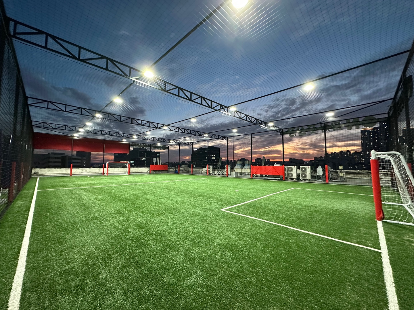 수원 영통 온피치 풋살장